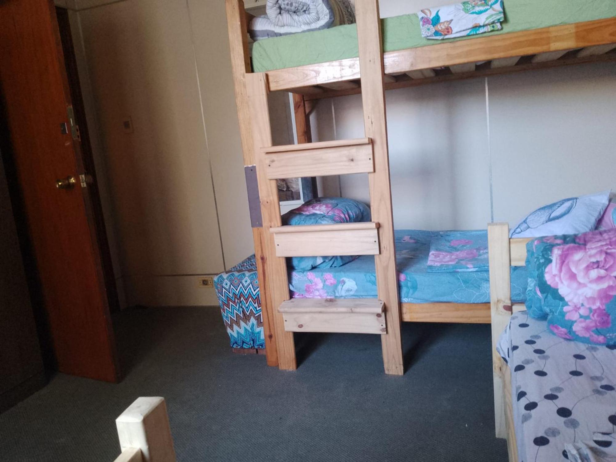 Montevideo Hostel Экстерьер фото